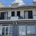 Incanto Salento לינה וארוחת בוקר אוג'נטו